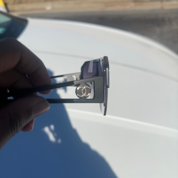 CHANEL GLASSES - Picture 6 of 9